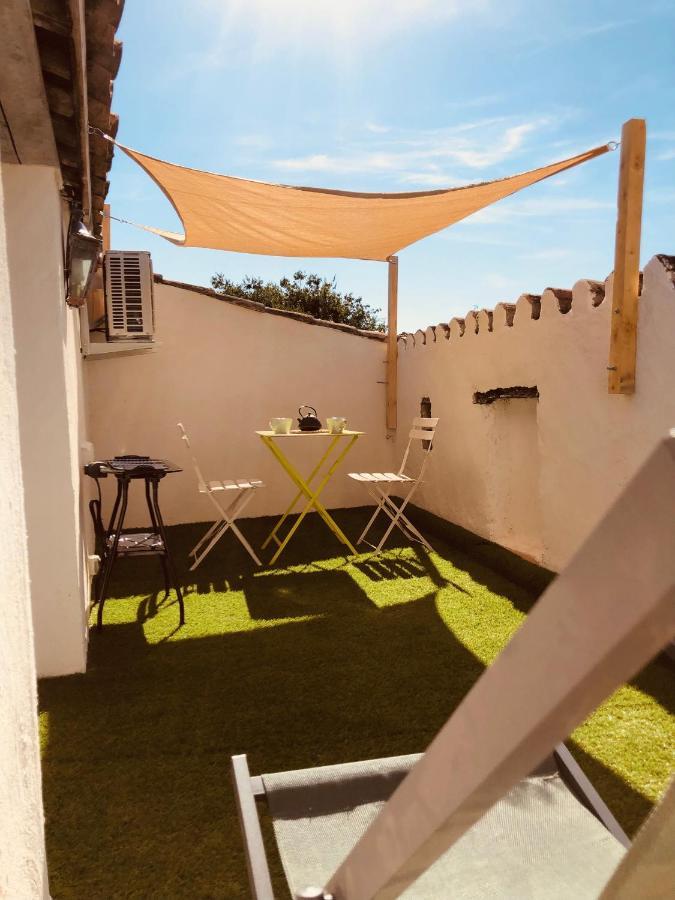 Au Dernier Etage Avec Terrasse Et Belle Vue Sur Nature Environnante Roujan