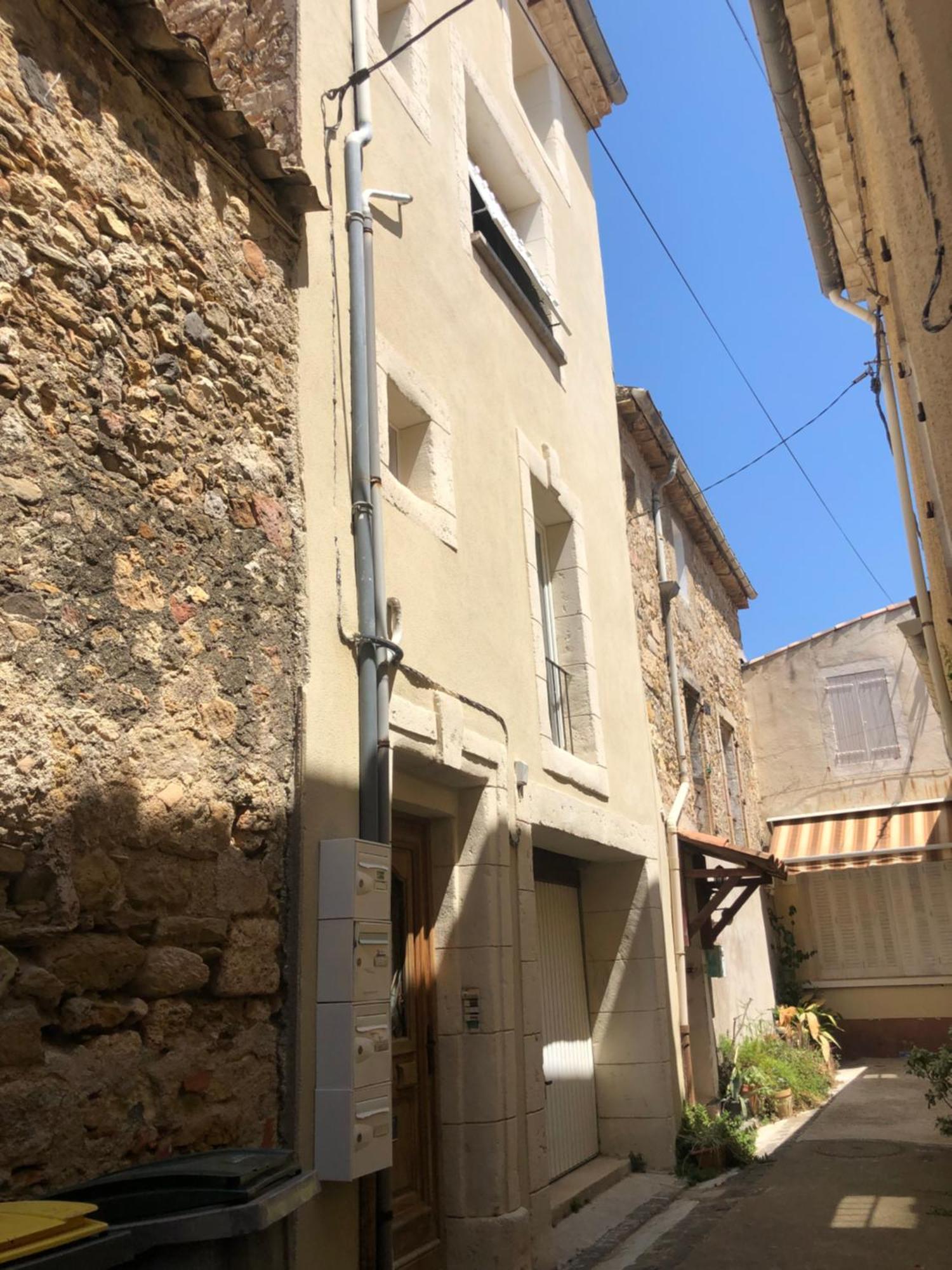 Au Dernier Etage Avec Terrasse Et Belle Vue Sur Nature Environnante Appartamento Roujan